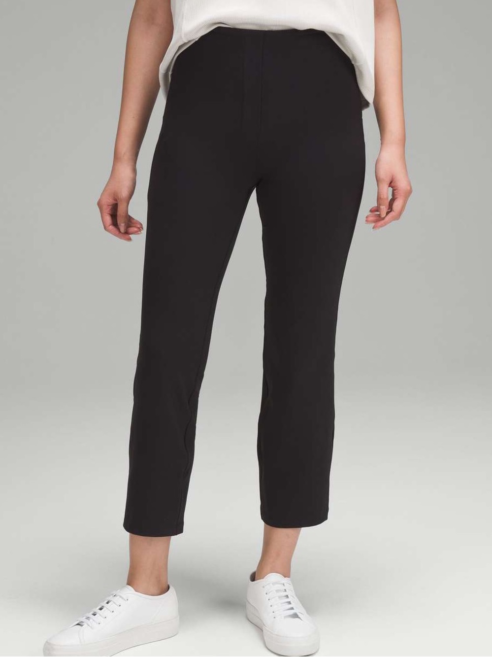 Lululemon Smooth Fit Pull-On High-Rise Cropped Pants size 4 in Black
